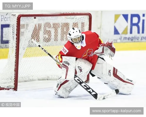 中国女子冰球发展历程 从低谷到国际赛事夺冠 中国女子冰球发展历程 从低谷到国际赛事夺冠