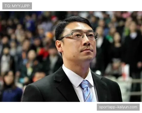 上海队主帅刘鹏专访:谈论年轻球员在漫长赛季中如何保持状态稳定性的课题